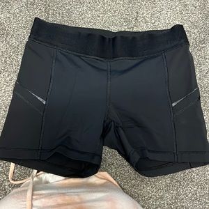 Lululemon shorts black